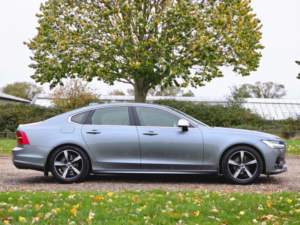 2019 Volvo S90 2.0 D4 R-Design Auto Euro 6 (s/s) 4dr in Grey — image 3