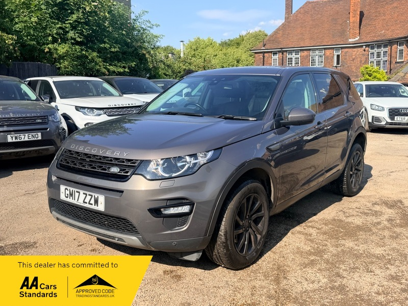 2017 Land Rover Discovery Sport Td4 Se Tech in Grey — image 1