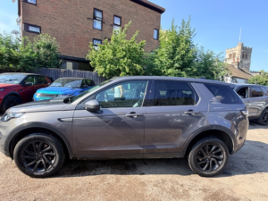 2017 Land Rover Discovery Sport Td4 Se Tech in Grey — image 5
