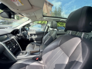 2017 Land Rover Discovery Sport Td4 Hse Black in Red — image 3