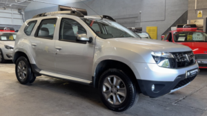 2015 Dacia Duster 1.5 Laureate Dci 110 Diesel Silver 4WD 5dr Satnav+belt Done+8 Stamps in Silver — image 4