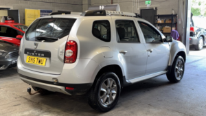 2015 Dacia Duster 1.5 Laureate Dci 110 Diesel Silver 4WD 5dr Satnav+belt Done+8 Stamps in Silver — image 6