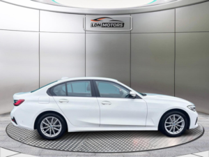2019 BMW 3 Series 2.0 318d Se Auto Euro 6 (s/s) 4dr in White — image 5