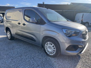 2019 Vauxhall Combo 1.5 Turbo D 2300 Sportive in Grey — image 2