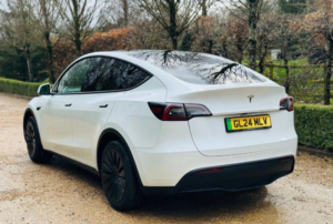 2024 Tesla Model Y Auto Rwd 5dr in White — image 4