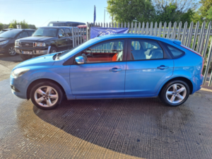 2010 Ford Focus 1.6 Tdci Dpf Zetec in Blue — image 2
