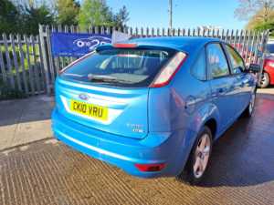 2010 Ford Focus 1.6 Tdci Dpf Zetec in Blue — image 5
