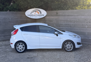 2014 Ford Fiesta 1.0 T Ecoboost Zetec in White — image 2