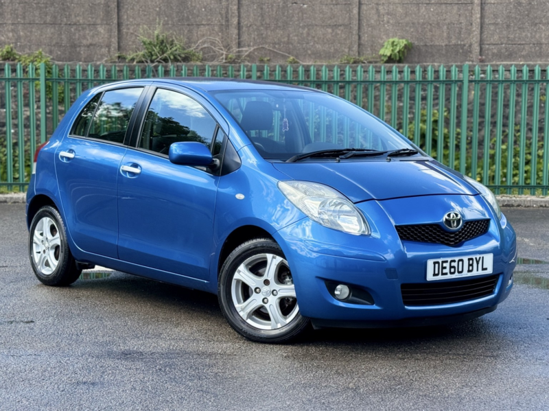 2010 Toyota Yaris 1.33 Dual Vvt-I Tr in Blue — image 1
