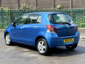 2010 Toyota Yaris 1.33 Dual Vvt-I Tr in Blue — image 2