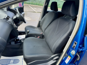 2010 Toyota Yaris 1.33 Dual Vvt-I Tr in Blue — image 6