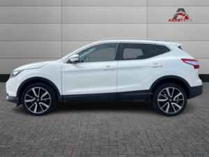2015 Nissan Qashqai 1.5 Dci Tekna in White — image 2
