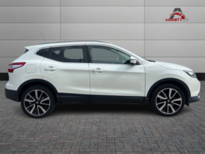 2015 Nissan Qashqai 1.5 Dci Tekna in White — image 3