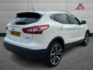 2015 Nissan Qashqai 1.5 Dci Tekna in White — image 5