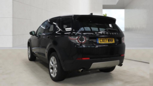 2017 Land Rover Discovery Sport 2.0 Td4 Hse Auto 4WD Euro 6 (s/s) 5dr in Black — image 5