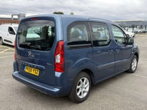 2009 Peugeot Partner Tepee 1.6 Hdi Tepee S in Blue — image 3