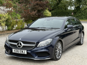 2016 Mercedes-Benz Cls 3.0 Cls350d V6 Amg Line in Blue — image 4