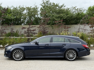2016 Mercedes-Benz Cls 3.0 Cls350d V6 Amg Line in Blue — image 5