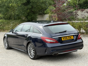 2016 Mercedes-Benz Cls 3.0 Cls350d V6 Amg Line in Blue — image 6