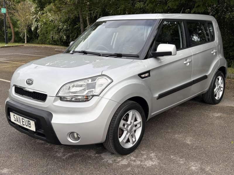 2011 Kia Soul 1.6 Crdi 2 in Silver — image 1