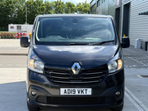 2019 Renault Trafic 1.6 Dci 27 Sport Nav Swb Standard Roof Euro 6 5dr in Black — image 6