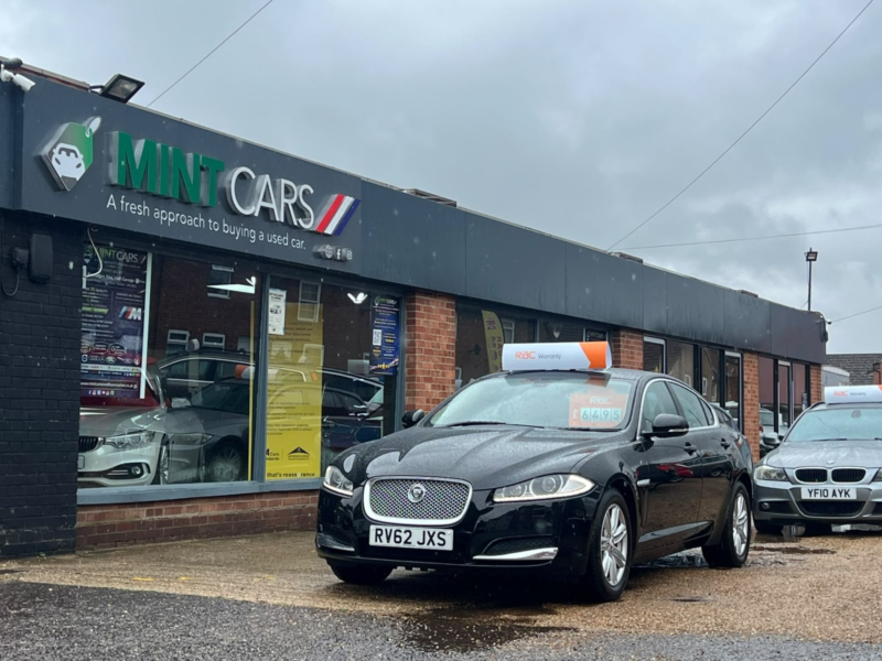 2012 Jaguar Xf 2.2 D Se Business in Black — image 1