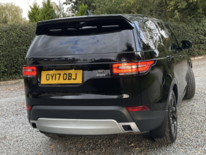 2017 Land Rover Discovery 3.0 Td V6 Hse in Black — image 5