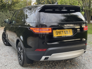 2017 Land Rover Discovery 3.0 Td V6 Hse in Black — image 6