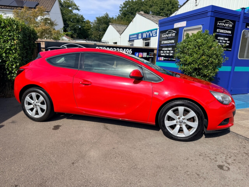2014 Vauxhall Astra Gtc 1.4t Sport Coupe 3dr Petrol Manual Euro 5 (s/s) (140 Ps) in Red — image 1