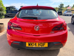 2014 Vauxhall Astra Gtc 1.4t Sport Coupe 3dr Petrol Manual Euro 5 (s/s) (140 Ps) in Red — image 3