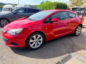 2014 Vauxhall Astra Gtc 1.4t Sport Coupe 3dr Petrol Manual Euro 5 (s/s) (140 Ps) in Red — image 5