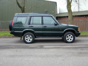 2003 Land Rover Discovery Ref 8746 - Land Rover Discovery 4.0 Hse Rhd - Ex Japan in Green — image 2