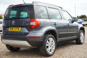 2017 Skoda Yeti 1.2 Tsi Se L Drive Outdoor Euro 6 (s/s) 5dr in Grey — image 6