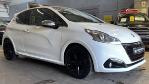 2016 Peugeot 208 1.6 Thp Gti Prestige White 3dr 12 Stamps+panroof+satnav in White — image 4