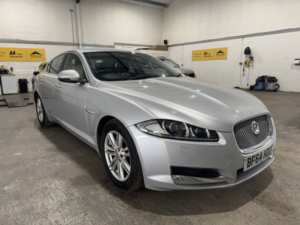 2014 Jaguar Xf 2.2 D Premium Luxury in Silver — image 3
