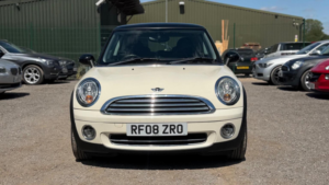 2008 MINI Hatch 1.6 Cooper Euro 4 3dr in White — image 2