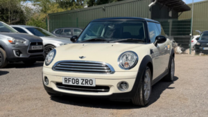 2008 MINI Hatch 1.6 Cooper Euro 4 3dr in White — image 3