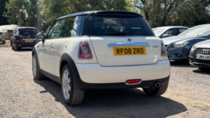 2008 MINI Hatch 1.6 Cooper Euro 4 3dr in White — image 4