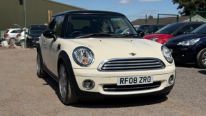 2008 MINI Hatch 1.6 Cooper Euro 4 3dr in White — image 5