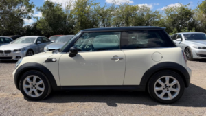 2008 MINI Hatch 1.6 Cooper Euro 4 3dr in White — image 6