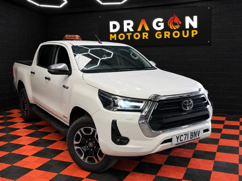2021 Toyota Hilux 2.8 D-4d Invincible Pickup Double Cab 4dr Diesel Auto 4WD Euro 6 (s/s) (204 Ps) in White — image 1