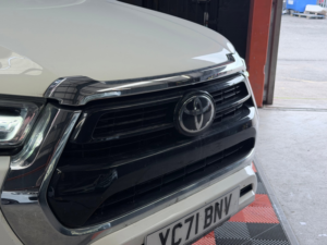 2021 Toyota Hilux 2.8 D-4d Invincible Pickup Double Cab 4dr Diesel Auto 4WD Euro 6 (s/s) (204 Ps) in White — image 6