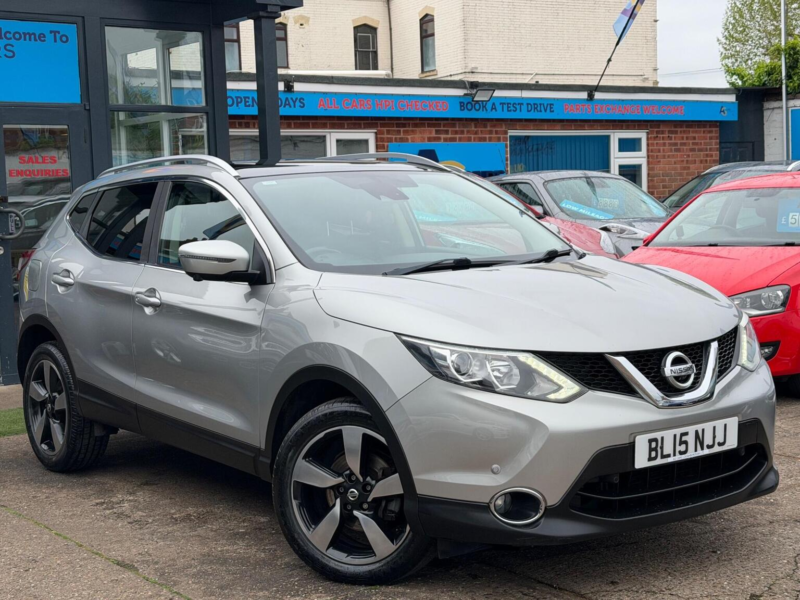 2015 Nissan Qashqai 1.5 Dci N-Tec+ 2WD Euro 5 (s/s) 5dr in Silver — image 1