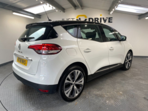 2018 Renault Scenic 1.5 Dci Dynamique Nav MPV 5dr Diesel Manual Euro 6 (s/s) (110 Ps) in White — image 5