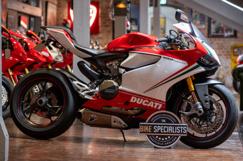 2012 Ducati 1199 Panigale *tricolore - Low Mileage - 1 Former Keeper* in Multicolour — image 1