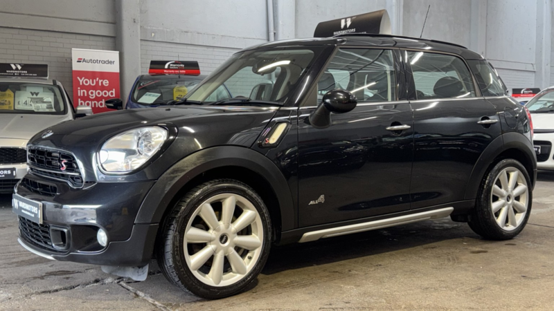 2016 MINI Countryman 1.6 Cooper S All4 Countryman Black 4WD 5dr 6 Stamps+partleather+cruise in Black — image 1