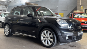 2016 MINI Countryman 1.6 Cooper S All4 Countryman Black 4WD 5dr 6 Stamps+partleather+cruise in Black — image 4