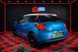 2016 Ds Automobiles Ds 3 1.6 Bluehdi Elegance in Blue — image 2