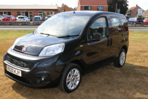 2020 Fiat Qubo 1.3 1.3 Multijet 80hp Lounge in Black — image 4