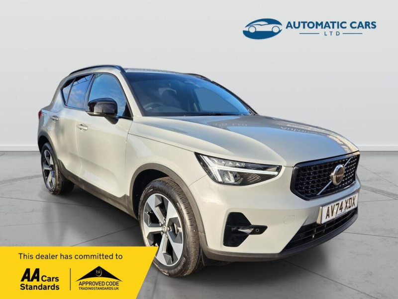 2024 Volvo Xc40 B4 Plus in Grey — image 1